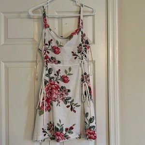 Short summer fitted dress